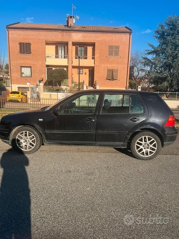 Usata VW Golf IV 101 CV (74 kW) 2004 Nero Berlina