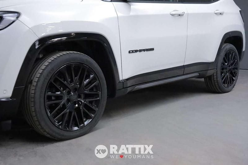 Usata Jeep Compass 131 CV (96 kW) 2024 Alpine white con tetto nero SUV