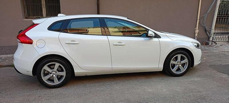 Usata Volvo V40 Kinetic 120 CV (88 kW) 2017 Berlina