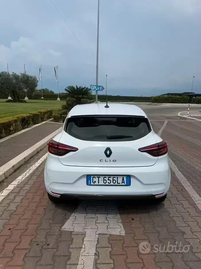 Usata Renault Clio V 86 CV (63 kW) 2020 Bianco Berlina