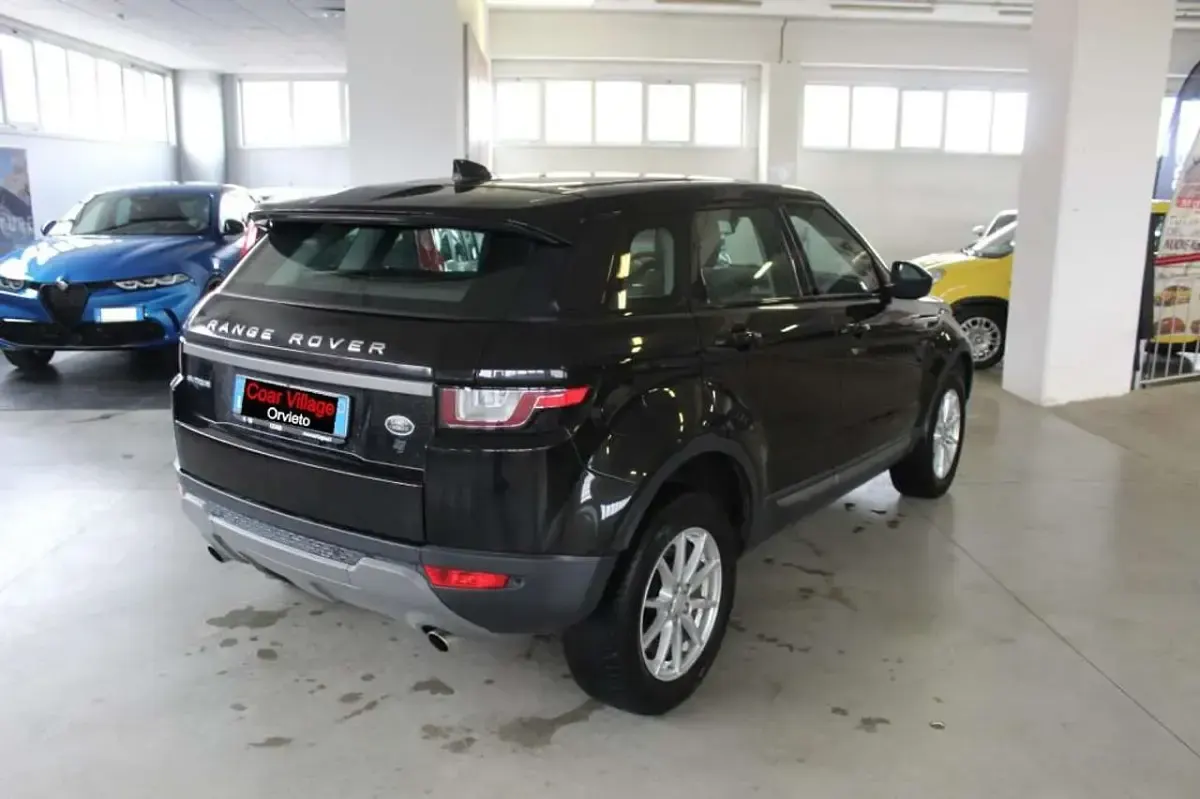 Usata Land Rover Range Rover evoque SE 150 CV (110 kW) 2017 Nero pastello SUV