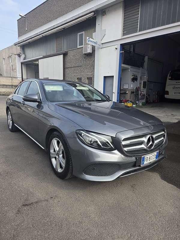 Usata Mercedes E220 Premium 194 CV (142 kW) 2018 Grigio Berlina