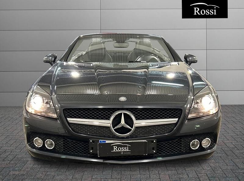 Usata Mercedes SLK200 184 CV (135 kW) 2011 Grigio scuro metallizzato Cabrio