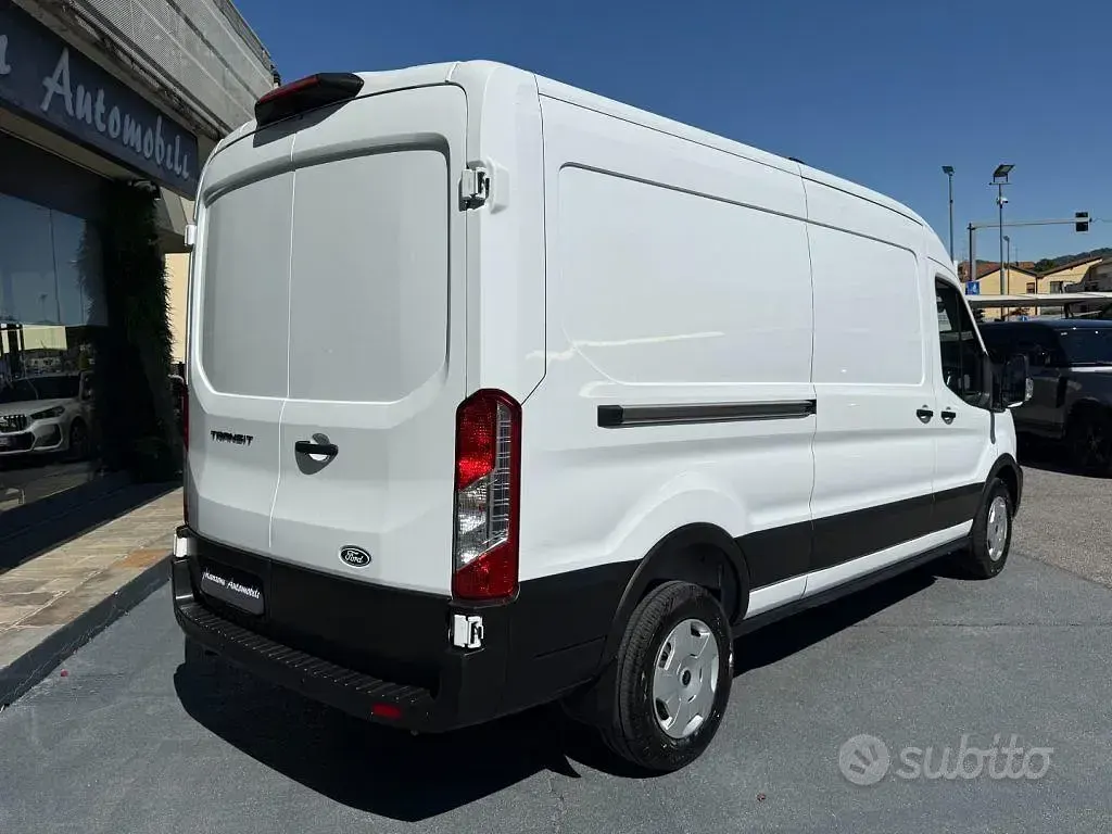 Begagnad Ford Transit Trend 131 HK (96 kW) 2024 Vit Halvkombi