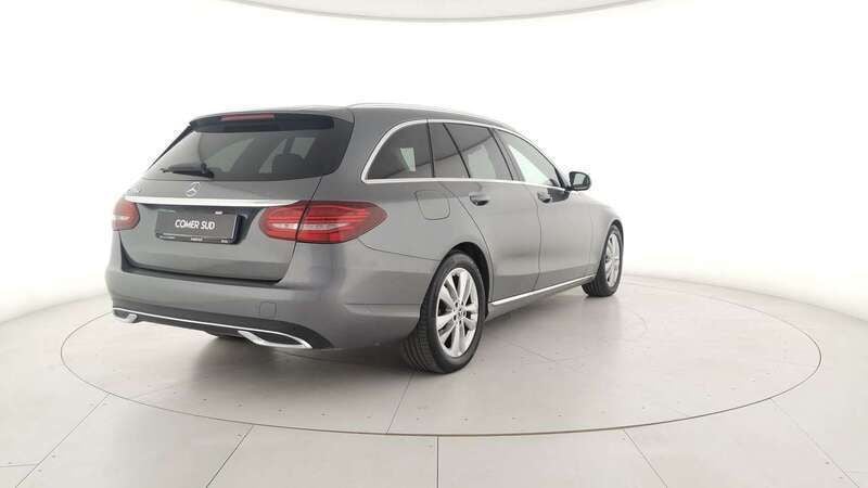 Usado Mercedes 220 194 CV (142 kW) 2021 Gris Familiar