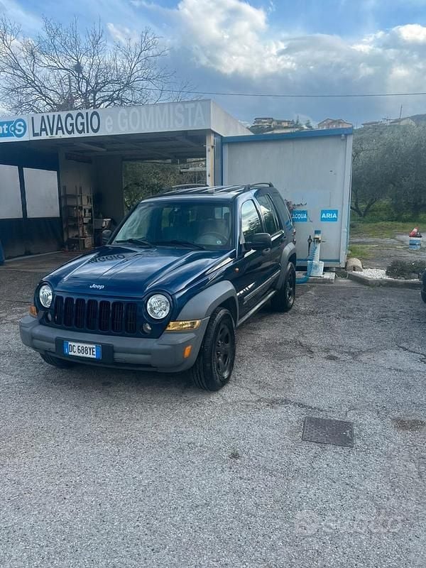 Usata Jeep Cherokee 163 CV (119 kW) 2006 Blu SUV