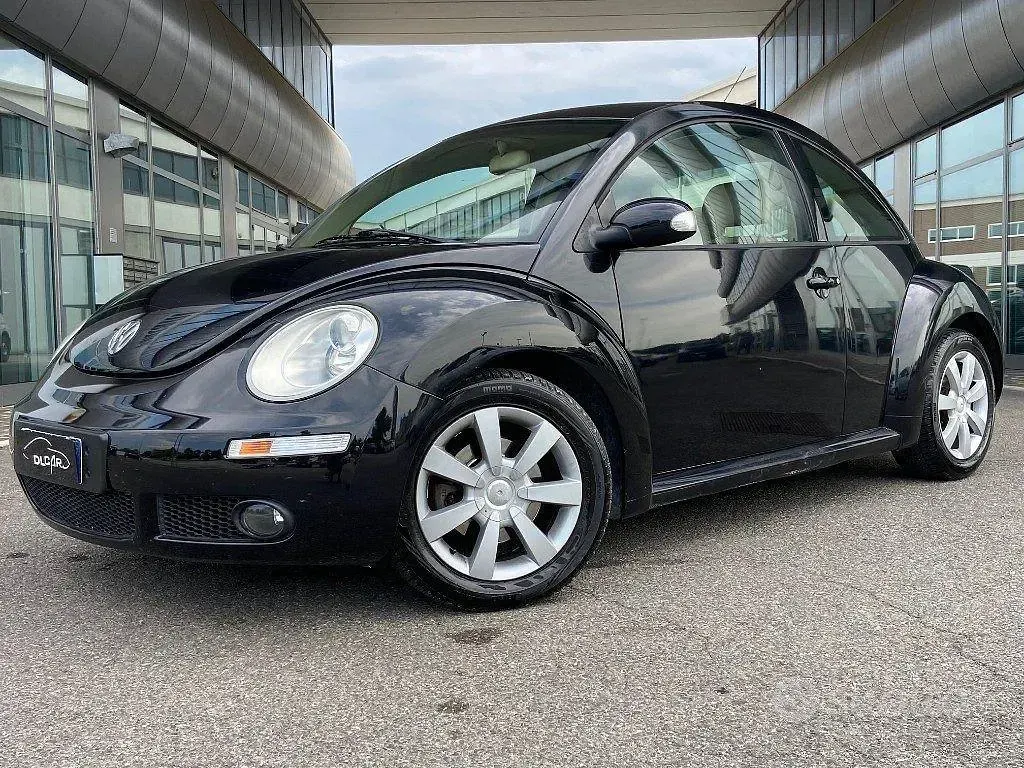Usata VW New Beetle 105 CV (77 kW) 2007 Utilitaria