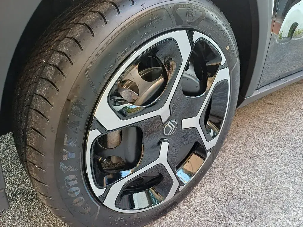 Nuova Citroën C3 PureTech 101 CV (74 kW) 2026 Nero SUV