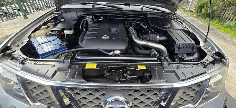 Usata Nissan Pathfinder 174 CV (127 kW) 2006 Grigio SUV