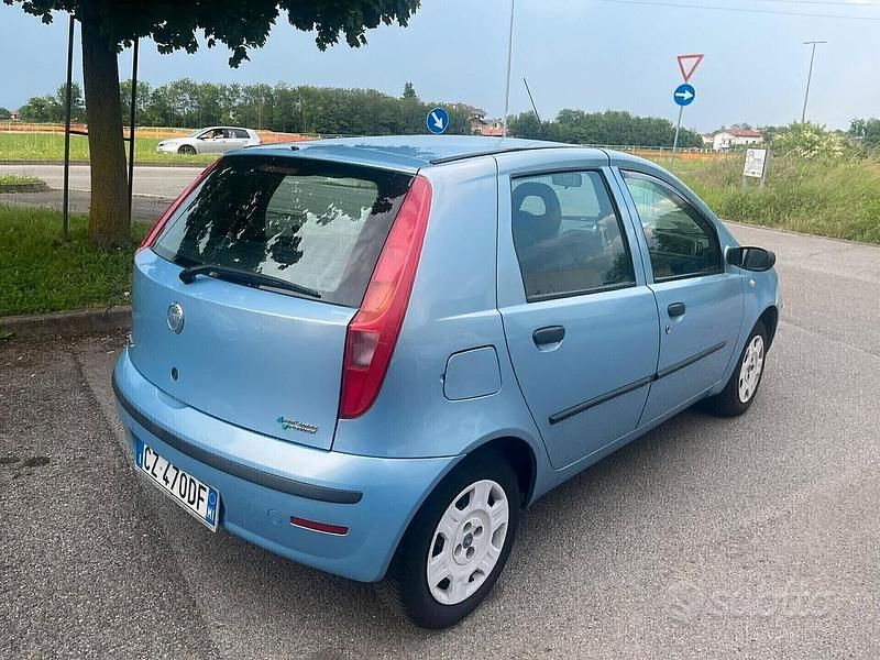 Usata Fiat Punto Active 59 CV (43 kW) 2006 Blu Berlina