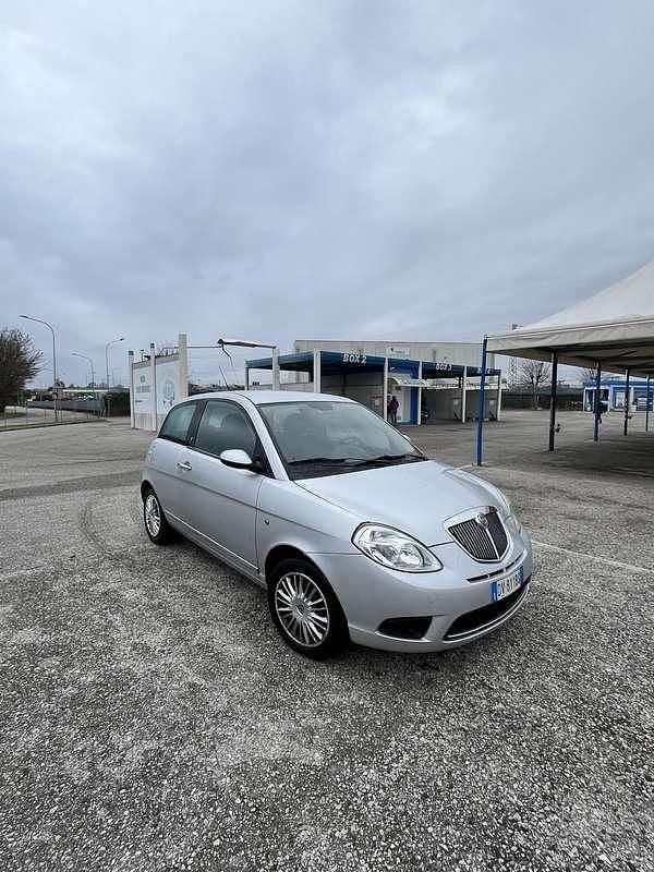 Usata Lancia Ypsilon 60 CV (44 kW) 2008 Utilitaria
