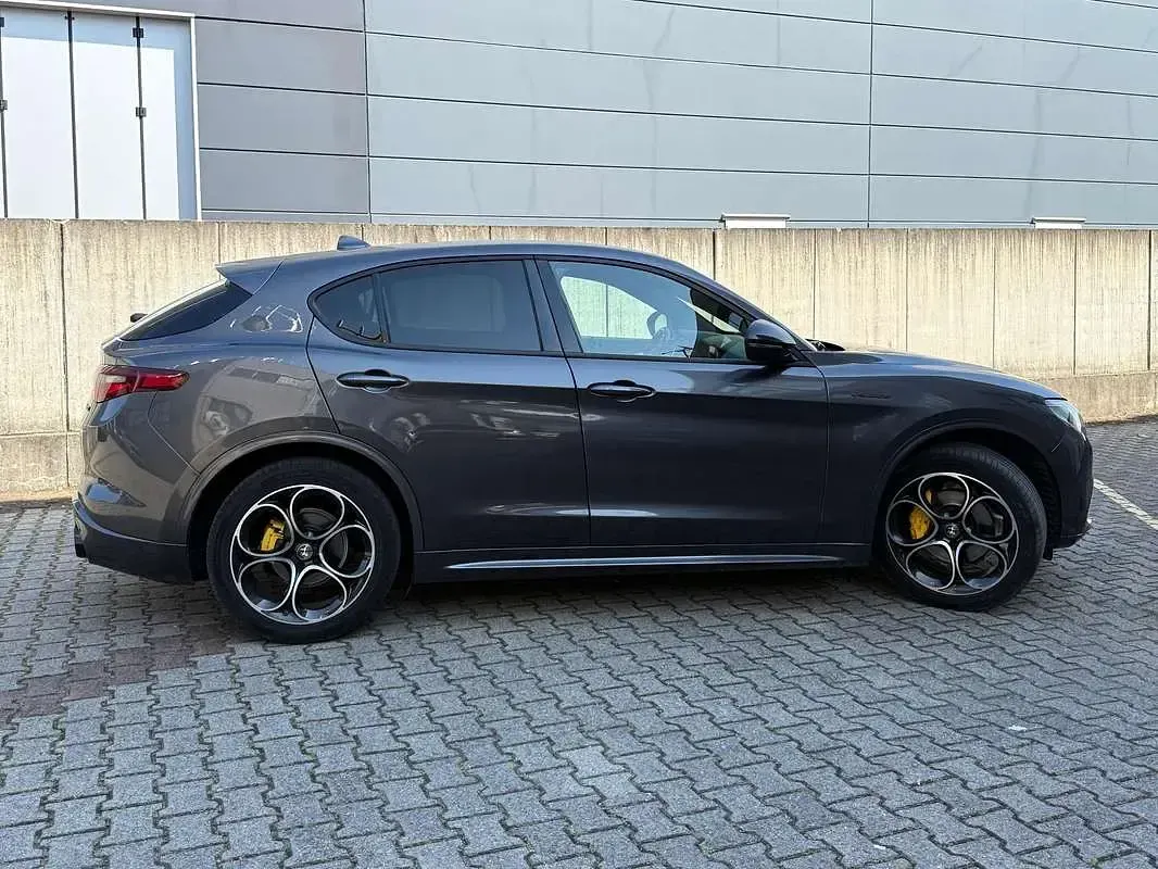 Usata Alfa Romeo Stelvio Veloce 209 CV (153 kW) 2021 Grigio SUV