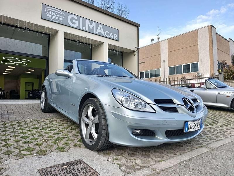 Usata Mercedes SLK200 163 CV (119 kW) 2007 Argento Cabrio