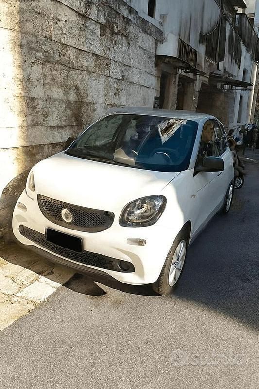 Usata Smart ForFour 71 CV (52 kW) 2015 Bianco Utilitaria