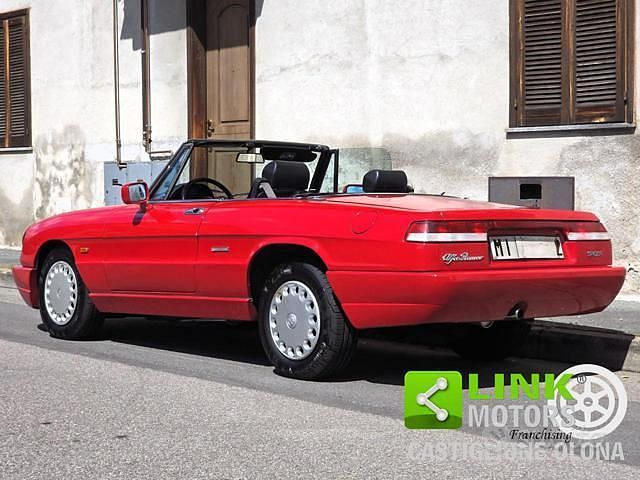 Usata Alfa Romeo Spider 107 CV (78 kW) 1991 Rosso Cabrio