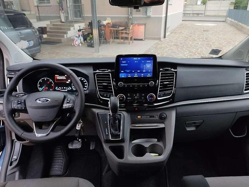 Usata Ford Tourneo Custom 136 CV (100 kW) 2022 Blu/azzurro Furgone