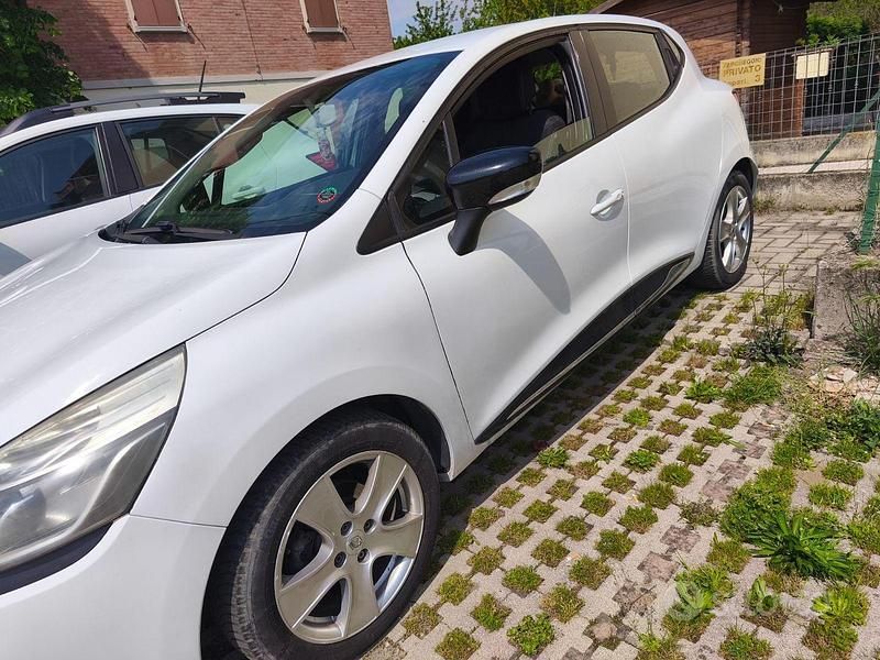 Usata Renault Clio IV 75 CV (55 kW) 2013 Bianco Berlina