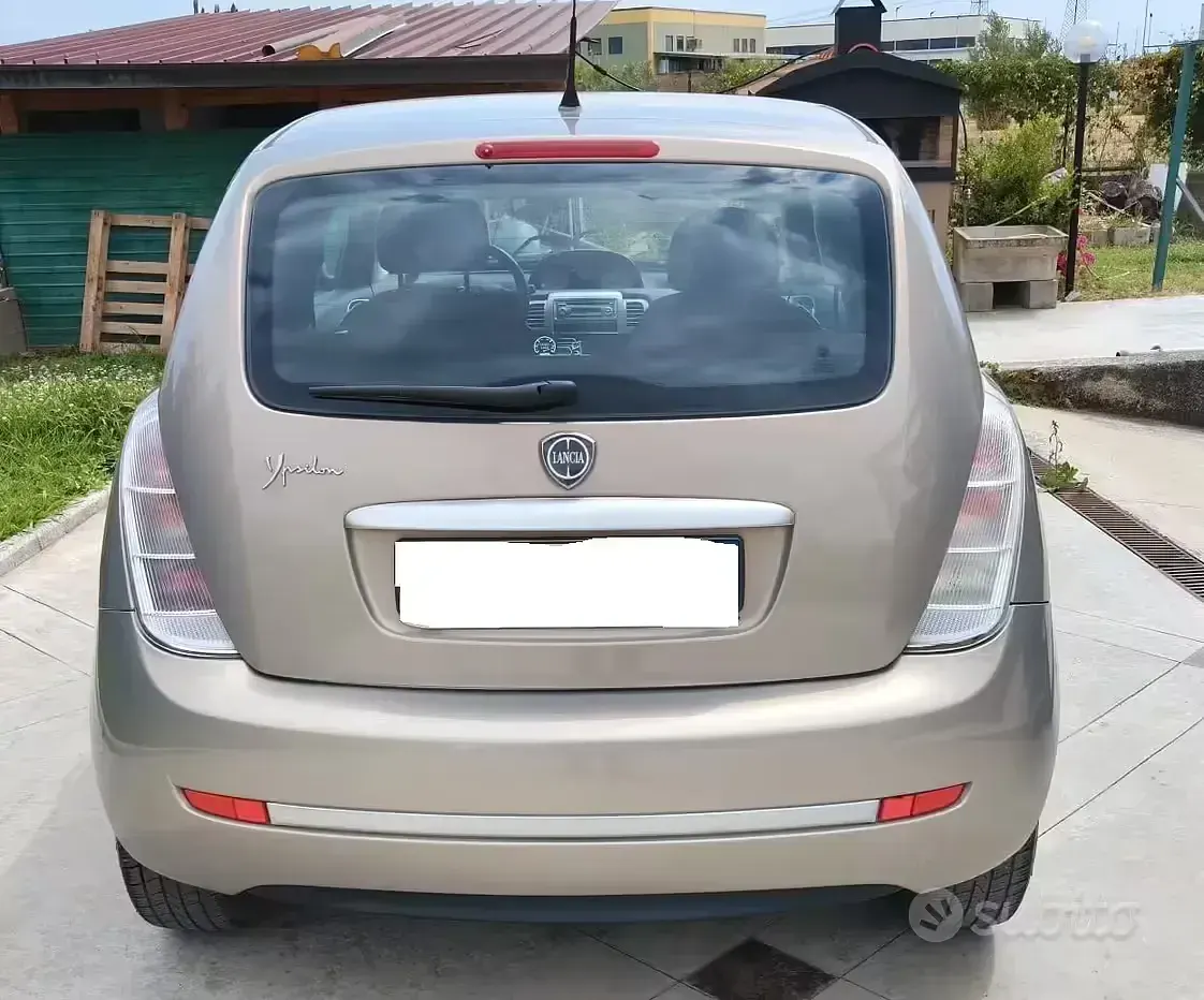 Usata Lancia Ypsilon 60 CV (44 kW) 2010 Utilitaria