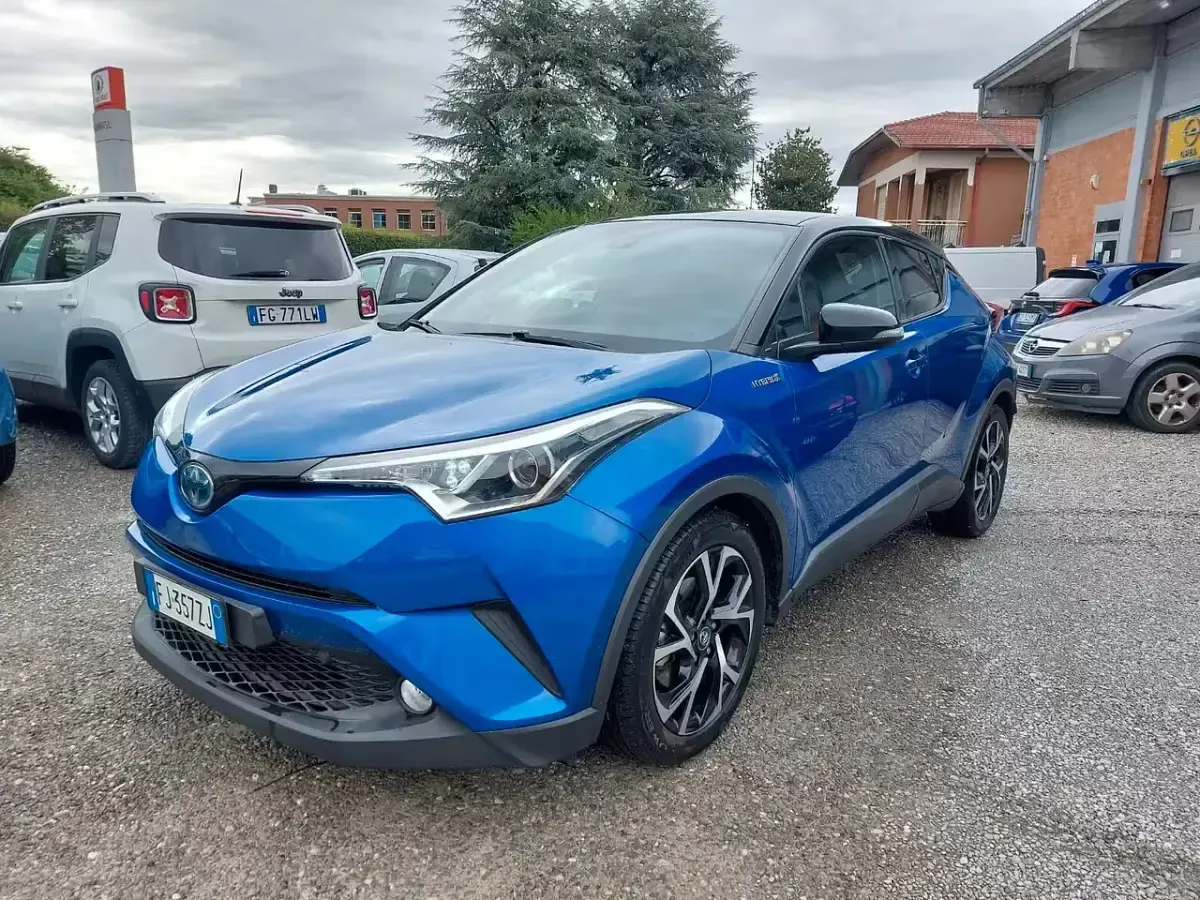 Usata Toyota C-HR Lounge 97 CV (71 kW) 2017 Blu SUV