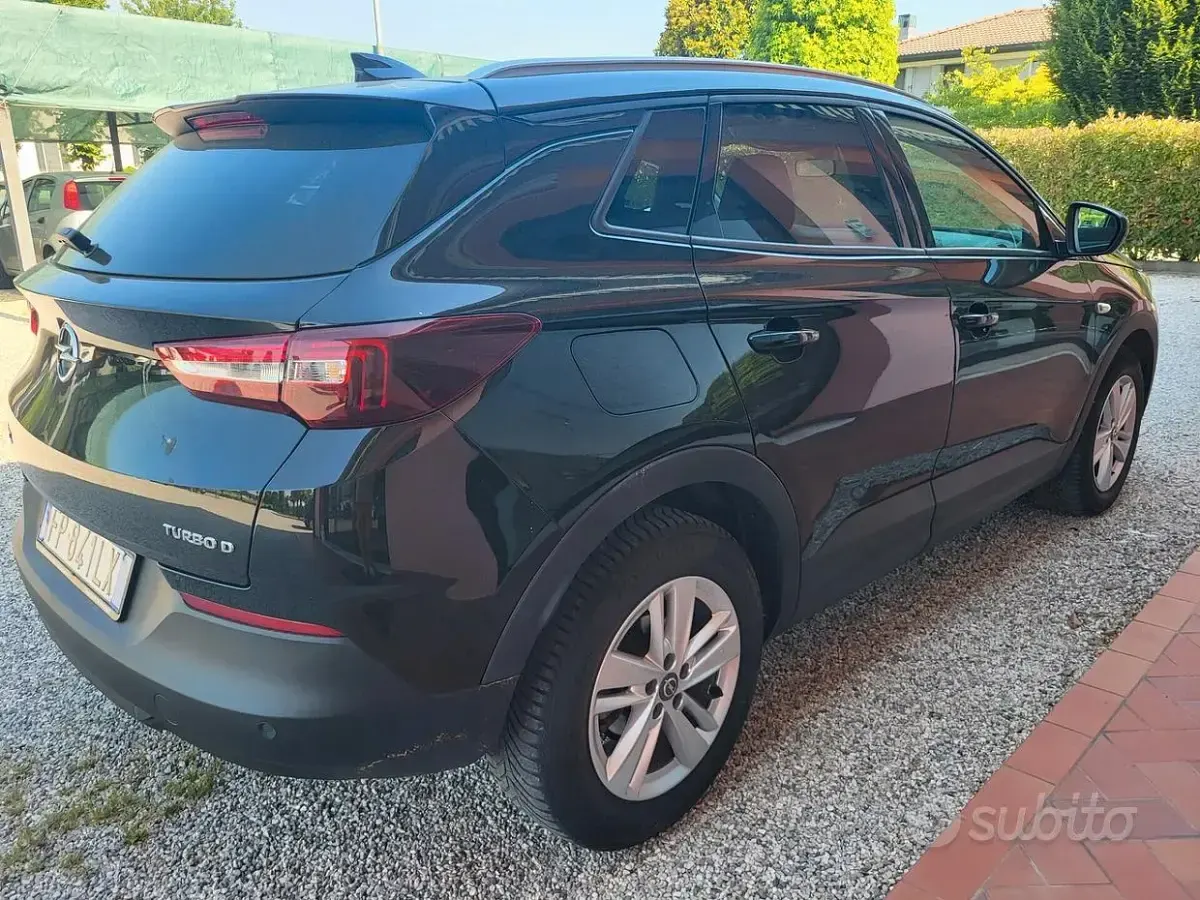 Usata Opel Grandland X Innovation 120 CV (88 kW) 2018 Nero SUV