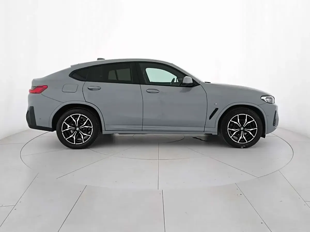 Usata BMW X4 M Sport 190 CV (139 kW) 2023 Brooklyn grey SUV