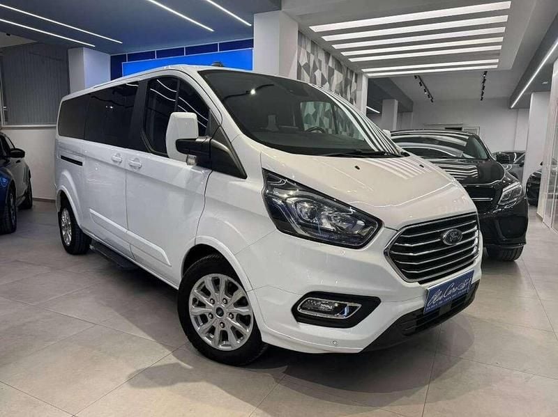 Usata Ford Tourneo Titanium 131 CV (96 kW) 2021 Bianco Monovolume