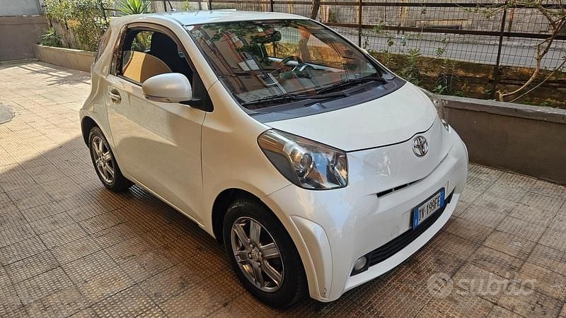 Usata Toyota iQ 68 CV (50 kW) 2009 Utilitaria
