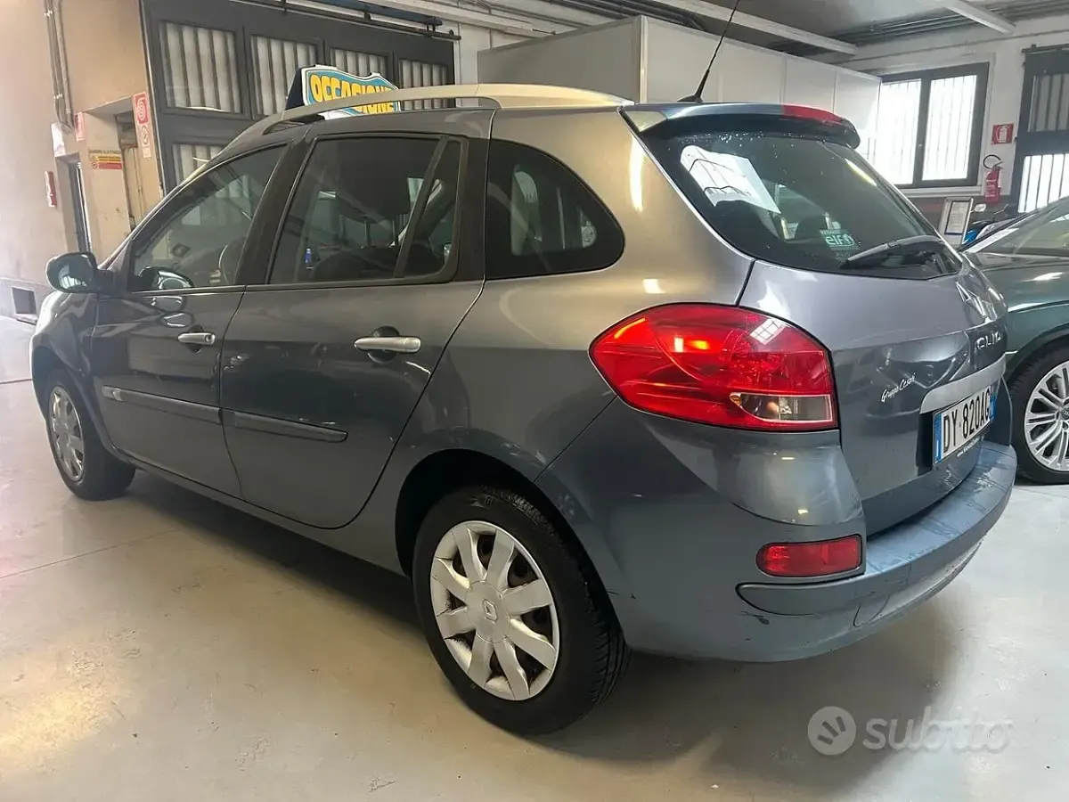 Usata Renault Clio Dynamique 75 CV (55 kW) 2009 Grigio Station wagon
