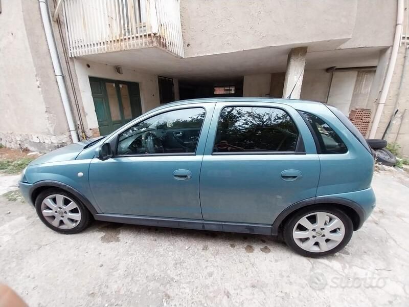 Usata Opel Corsa 2006 Verde Berlina