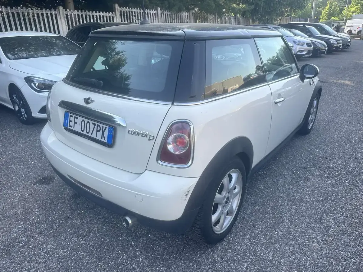 Usata Mini Cooper D 111 CV (81 kW) 2010 Grigio Utilitaria