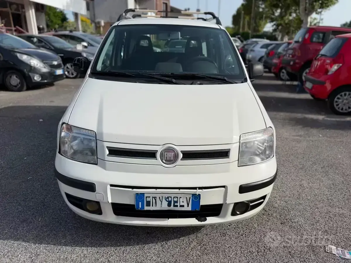 Usata Fiat Panda Active 75 CV (55 kW) 2011 Bianco Utilitaria
