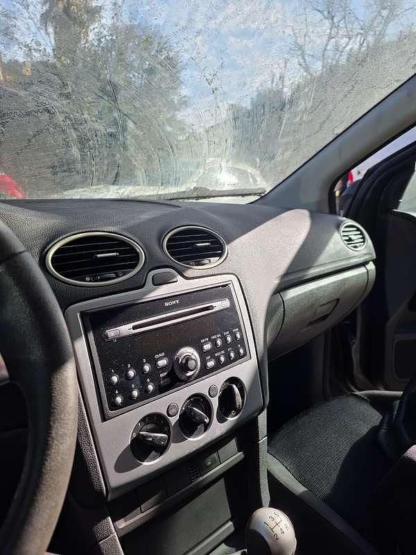 Usata Ford Focus 90 CV (66 kW) 2006 Berlina