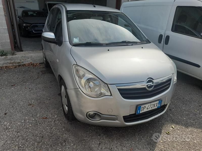 Usata Opel Agila Enjoy 65 CV (47 kW) 2008 Argento Utilitaria