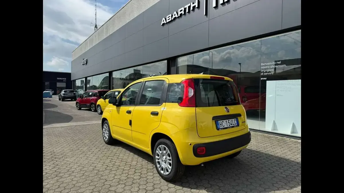 Nuova Fiat Panda Icon 64 CV (47 kW) 2026 Giallo sole (pastello) Utilitaria