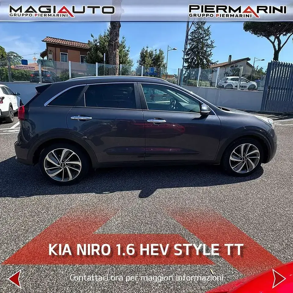 Usata Kia Niro Style 141 CV (103 kW) 2017 Grigio SUV