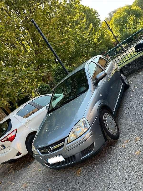 Usata Opel Corsa Cosmo 75 CV (55 kW) 2005 Grigio Utilitaria