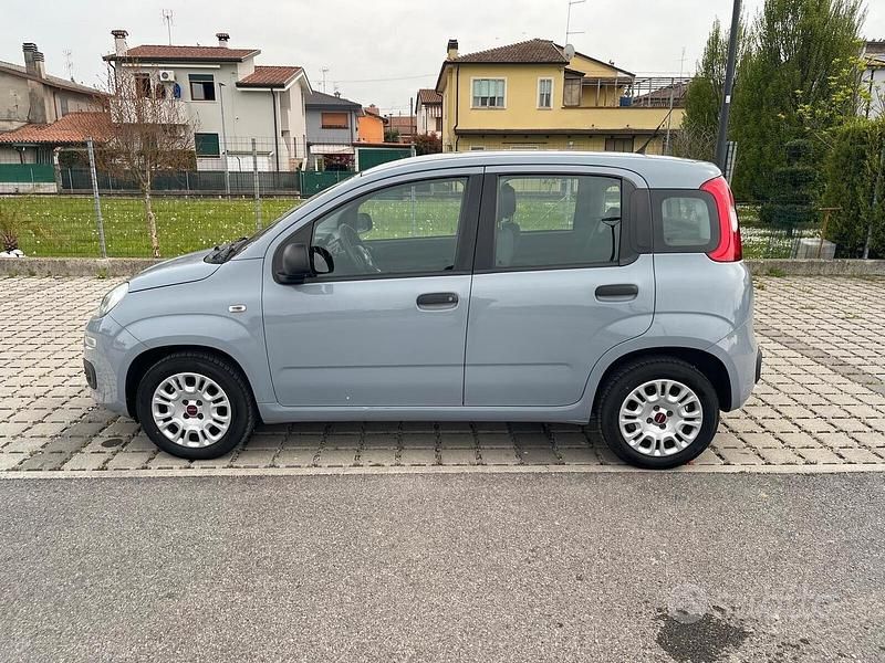 Usata Fiat Panda Lounge 69 CV (50 kW) 2018 Grigio Utilitaria