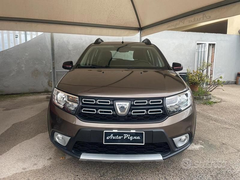 Usata Dacia Sandero Stepway 90 CV (66 kW) 2019 Marrone Berlina