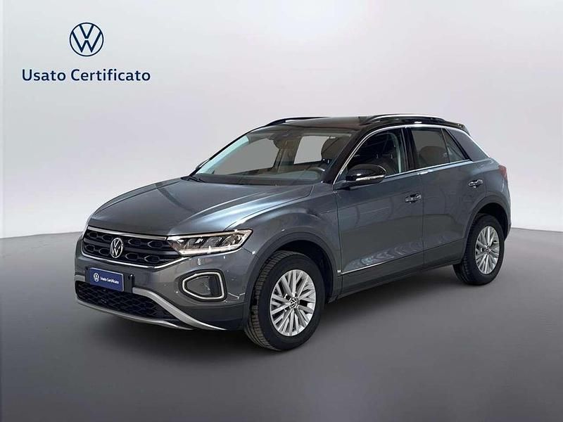 Usata VW T-Roc Life 110 CV (80 kW) 2023 Indium grey metallizzato nero SUV