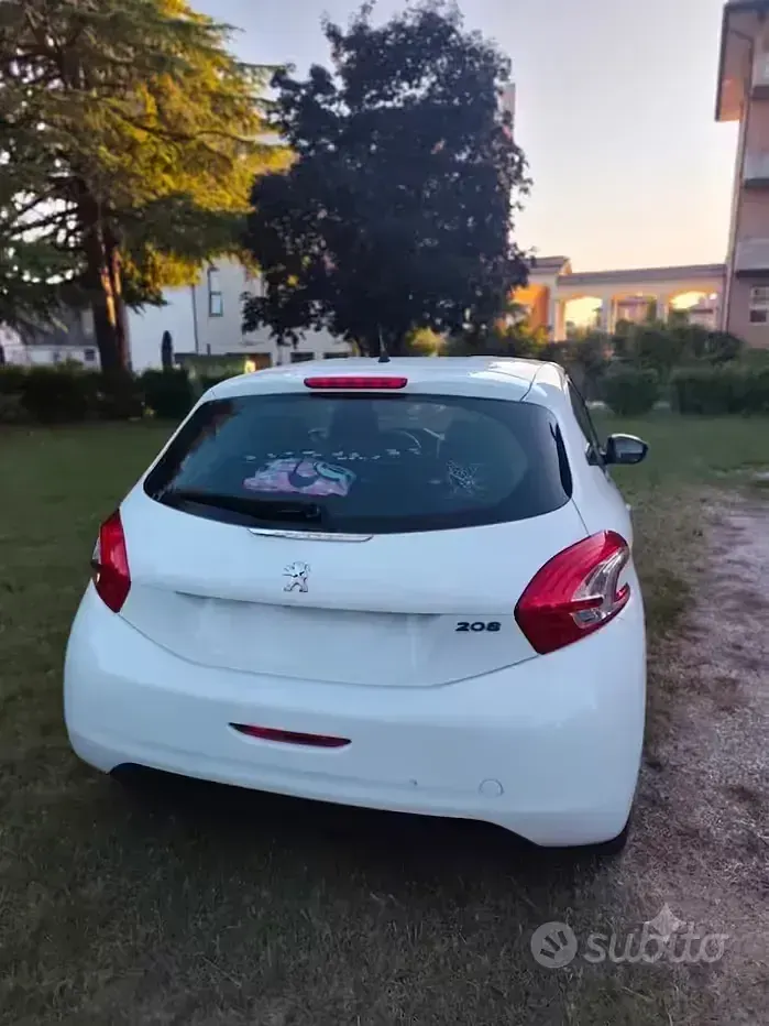Usata Peugeot 208 2015 Bianco Utilitaria