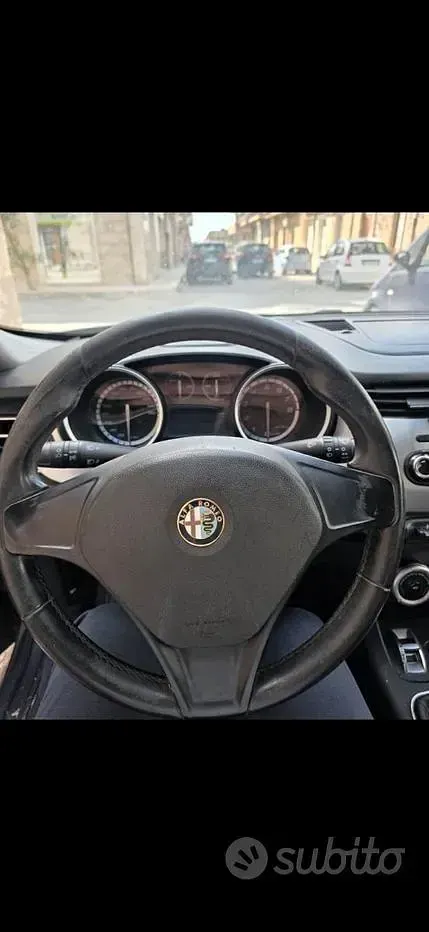 Usata Alfa Romeo Giulietta 120 CV (88 kW) 2012 Grigio Utilitaria