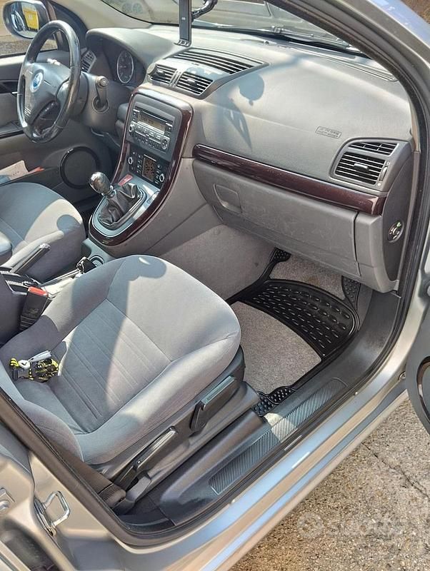 Usata Fiat Croma 150 CV (110 kW) 2005 Grigio Station wagon