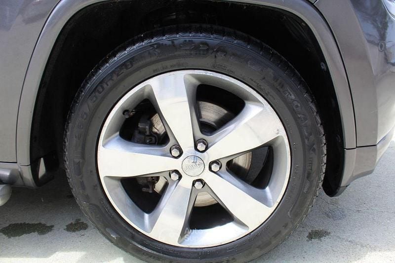 Usata Jeep Cherokee Overland 253 CV (186 kW) 2014 Gray SUV