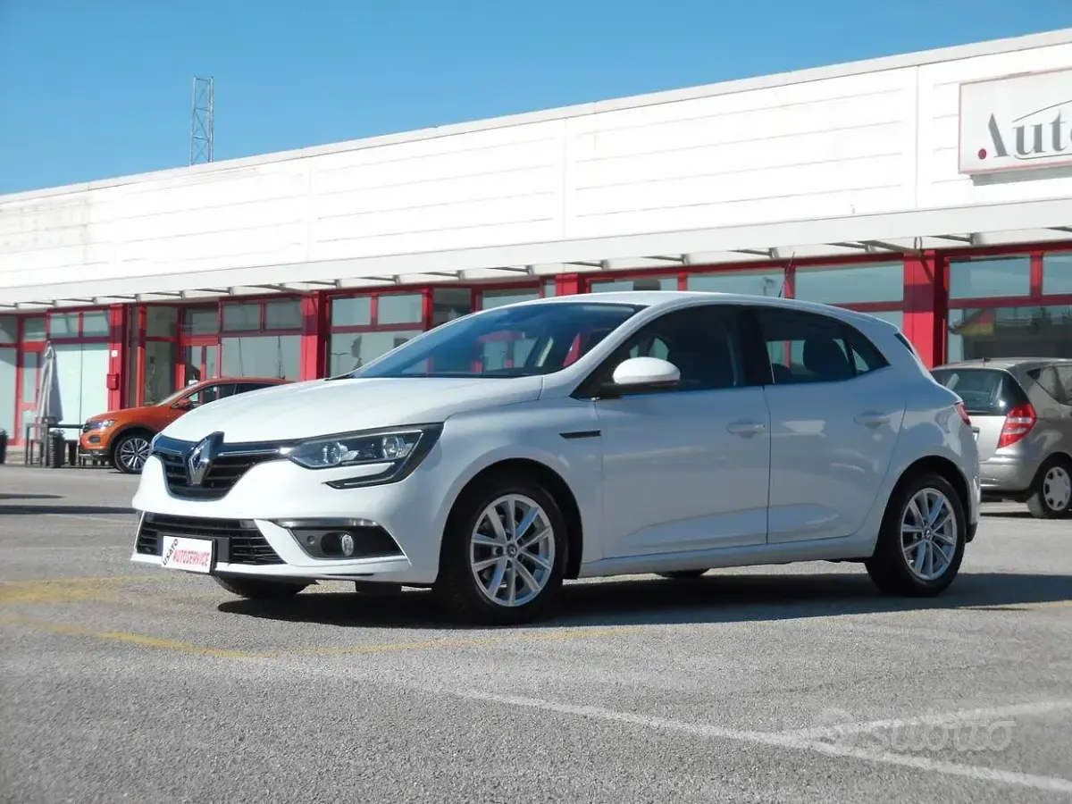 Usata Renault Mégane Business 116 CV (85 kW) 2020 Bianco Berlina