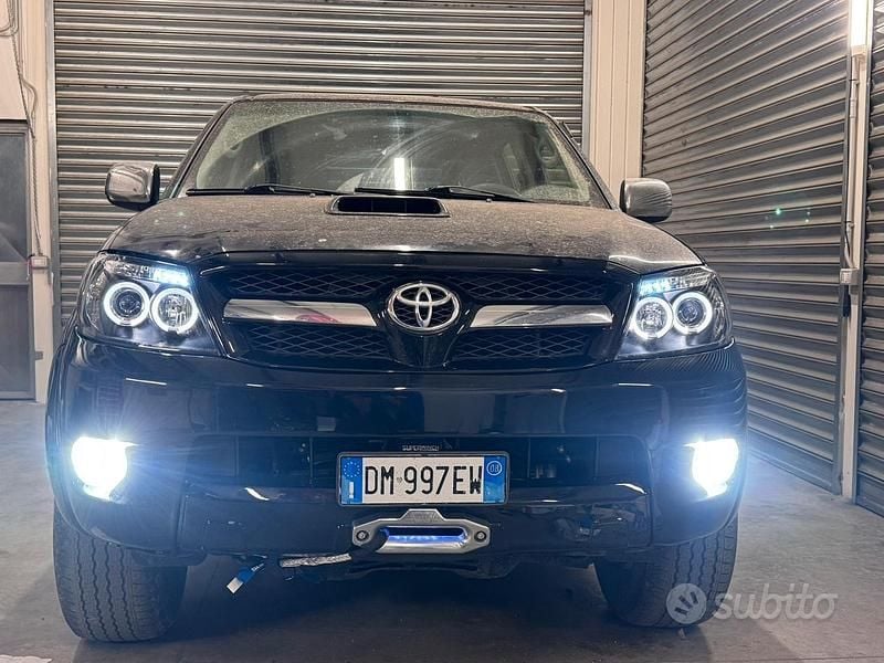 Usata Toyota HiLux 2008 Nero Pick-up