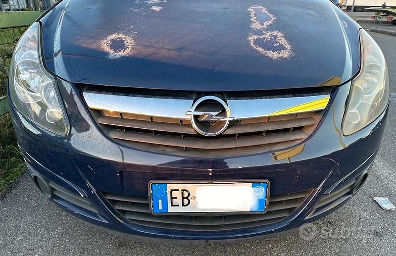 Usata Opel Corsa 85 CV (62 kW) 2010 Blu Utilitaria