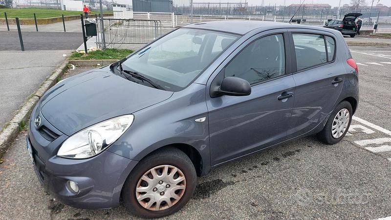 Usata Hyundai i20 Classic 78 CV (57 kW) 2010 Grigio Utilitaria