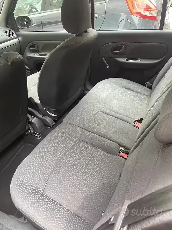 Usata Renault Clio II 58 CV (42 kW) 2008 Grigio Utilitaria