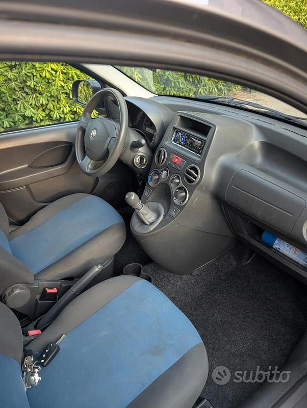 Usata Fiat Panda 69 CV (50 kW) 2011 Utilitaria