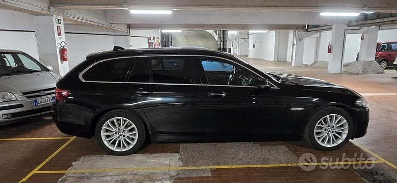Usata BMW 520 Luxury Line 190 CV (139 kW) 2016 Nero Station wagon
